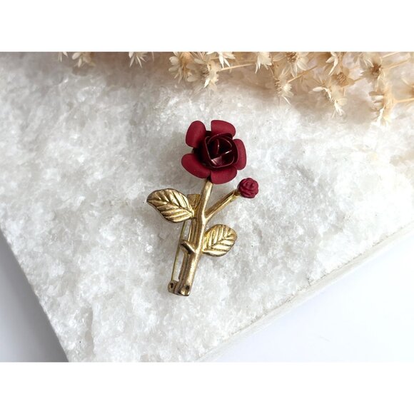 Blooming Red Rosebud Vintage Floral Costume Jewelry Brooch | Lapel Pin - Picture 9 of 10